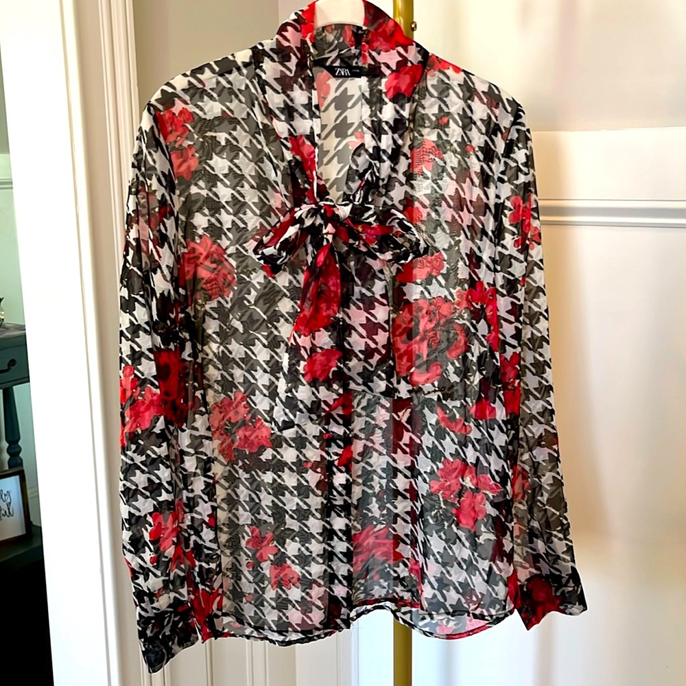 NWT 🌹 Zara Black White and Red Rose Tie Neck Sheer Long Sleeve Blouse size XL